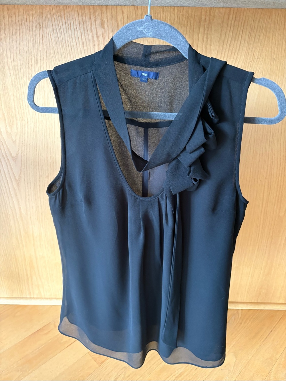 GAP Black Sleeveless Tie-Neck Ruffle Camisole